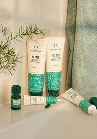 The Body Shop Tea Tree Skin Clearing Daily Scrub 125 ML
